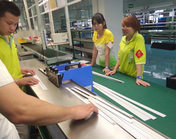 燈條用什么樣分板機分比較好